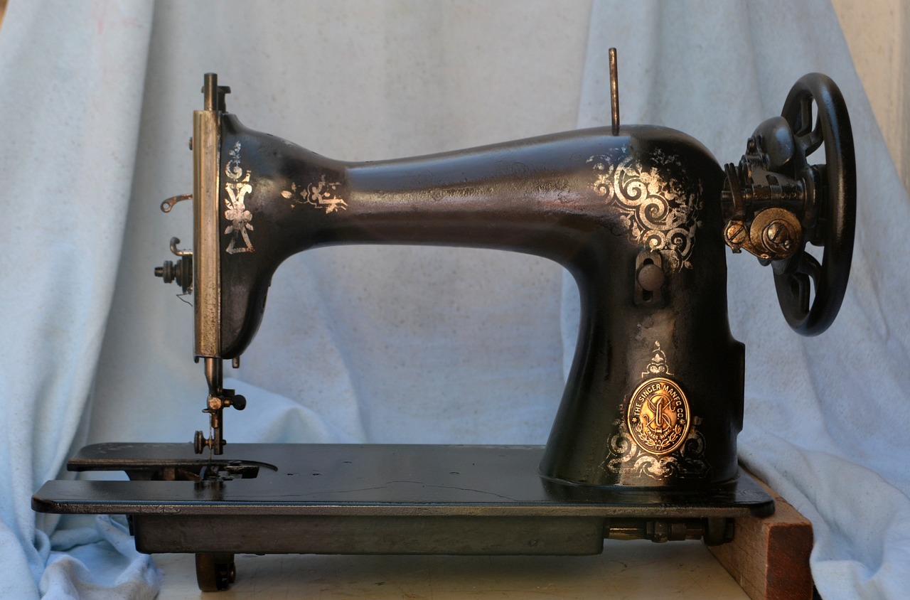 Choosing the Perfect Sewing Machine: A Guide